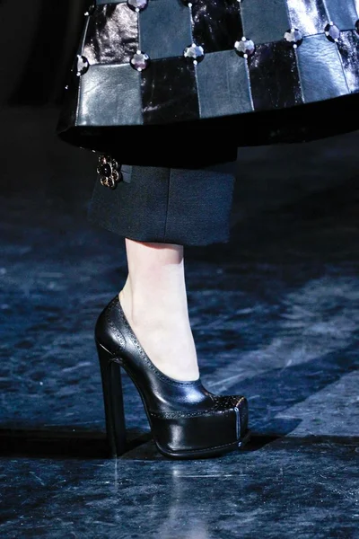Look 32